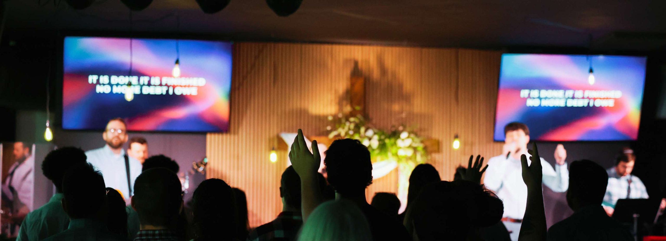 People worshiping at Appleton Gospel Church